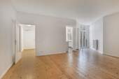 Wohnraum und Küchenbereich - Bezugsfreie, modernisierte 1-Zimmer-Wohnung mit Aufzug im Leopoldkiez
