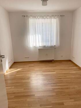 Zimmer 2 - 