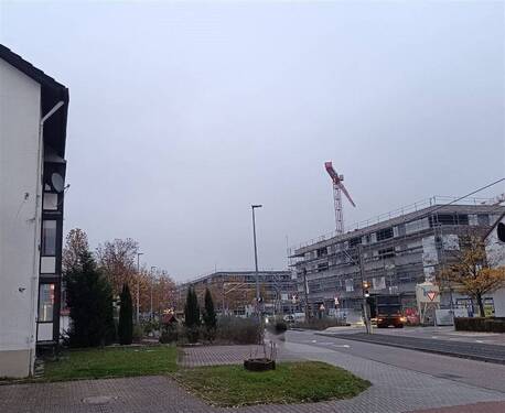 Außenansicht/Wohnumfeld - Vielseitig nutzbarer Gewerbe-Hobbyraum mit 2 Stellplätzen in Rheinstetten-Stadtmitte