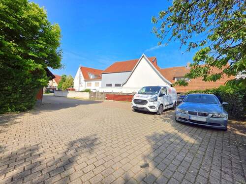 Parkplätze 1 - Gewerbeobjekt (Büro, Produktion, Verkauf) in Teningen zum Kaufen