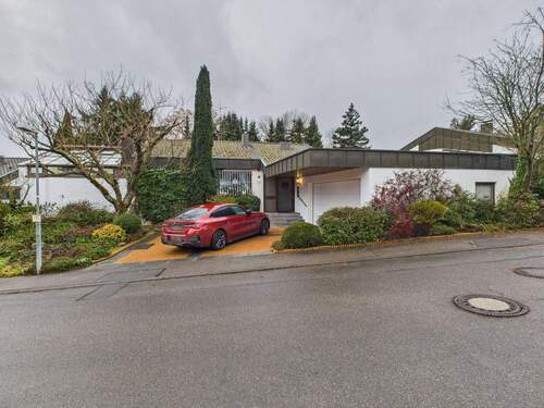 Außenbild - Ein-Zweifamilienhaus in Dettenhausen