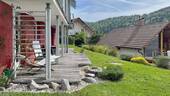 Sonnige Süd-Terrasse mit Überdachung - 