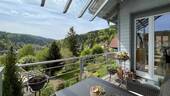 Überdachter Süd-Balkon mit traumhaftem Weitblick - 