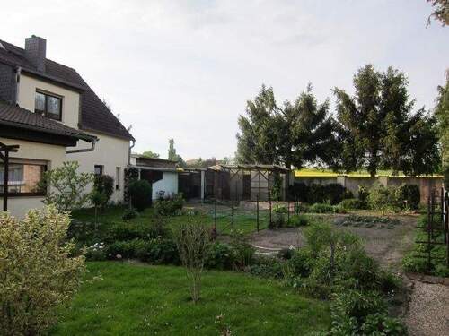 Garten - 3-Zimmer Wohnung in Lieskau - 650,00 EUR Kaltmiete, ca.  90,00 m² Wohnfläche