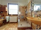 Bad mit Wanne+Dusche - 