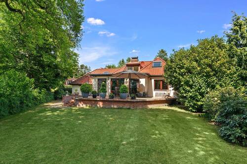 Gartenansicht - 6 Zimmer Einfamilienhaus zum Kaufen in Hamburg / Rahlstedt