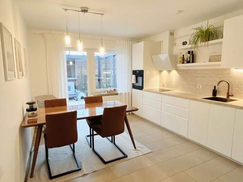 Küche - Seniorengerechter Bungalow in zentraler Lage in Ostrhauderfehn mit Wintergarten