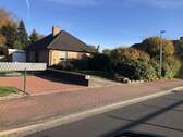 Ansicht Straße - 4 Zimmer Bungalow zur Miete in Ostrhauderfehn