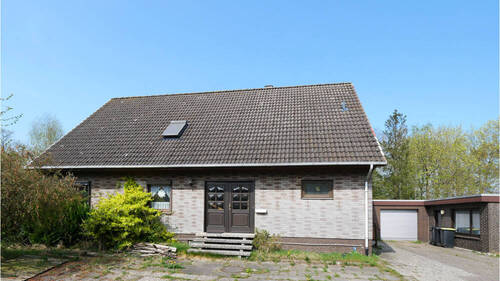 V1591 Ansicht Straße Bild 1 - Handwerkerhaus in ruhiger Lage - 179.000,00 EUR Kaufpreis, ca.  178,50 m² Wohnfläche