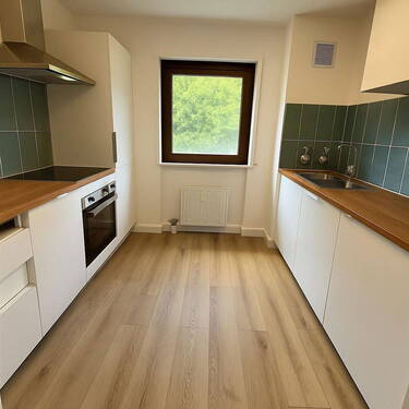 Neue Einbauküche_1 - *Erstbezug* Kernsanierte 2,5-Zi-Wohnung mit EBK, Balkon und Garage