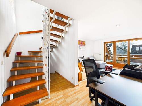Treppe ins Schlafzimmer - 
