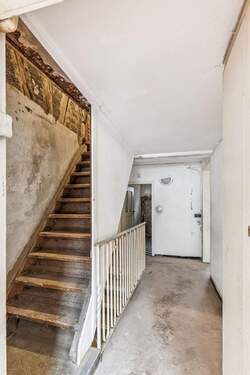 Flur - Mehrfamilienhaus, Wohnhaus mit 113,00 m&sup2; in Bönnigheim / Hohenstein zum Kaufen