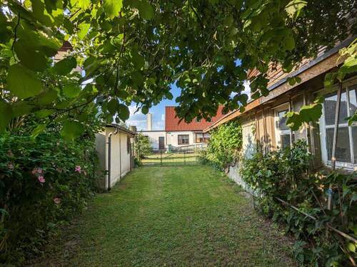 Auffahrt von der Dorfstraße - 