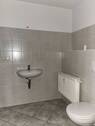 Bad mit Fliesen und Heizung - 