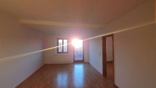 Helle Dachgeschosswohnung - 