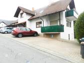 Hausansicht-Balkon oben rechts zur Wohnung - 