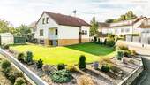 Außenansicht - Einfamilienhaus mit Garage und Garten - Ihr Zuhause mit großem Potenzial in Altshausen