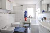 Badezimmer (EG) - 