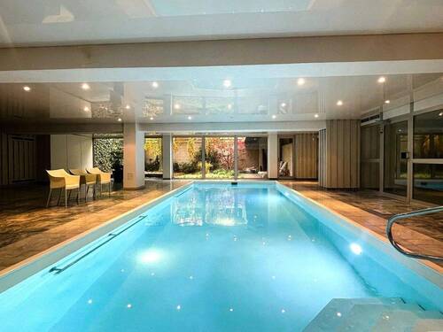 Schwimmhalle beheizt - 