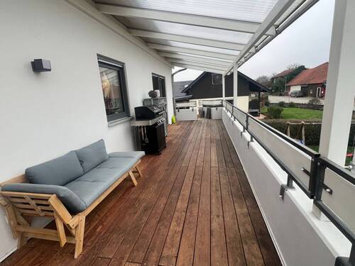 überdachter Balkon im OG - 