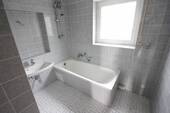 Badezimmer_www.villingen.immobilien - Etagenwohnung mit 80,00 m&sup2; in Sankt Georgen zur Miete