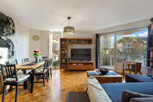 Wohnzimmer - 4 Zimmer Etagenwohnung zum Kaufen in Düsseldorf