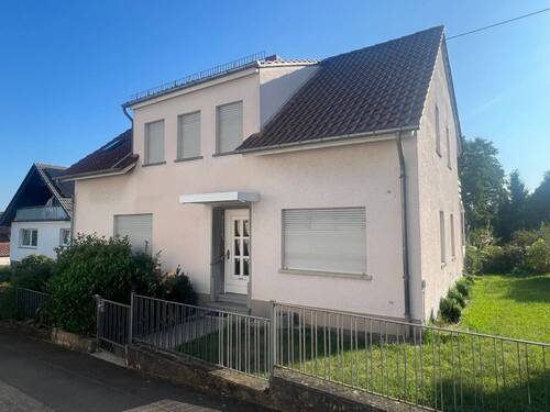 Hausansicht - PREISREDUZIERUNG! Einfamilienhaus mit großzügigem Gartengrundstück in Hüffelsheim zu verkaufen