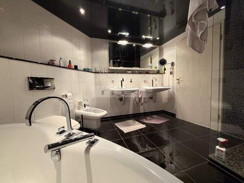 UG - Badezimmer 2 Waschbecken - 