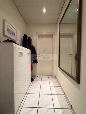 EG - Garderobe - 3 Zimmer Etagenwohnung in Hürth