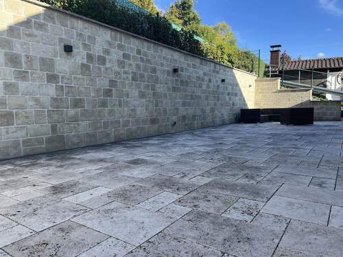 Eingangsbereich mit großer Terrasse - Einfamilienhaus mit 235,00 m&sup2; in Klettbach zum Kaufen