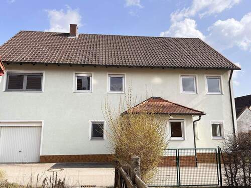 Bild 2 - 7 Zimmer Einfamilienhaus zum Kaufen in Bechhofen