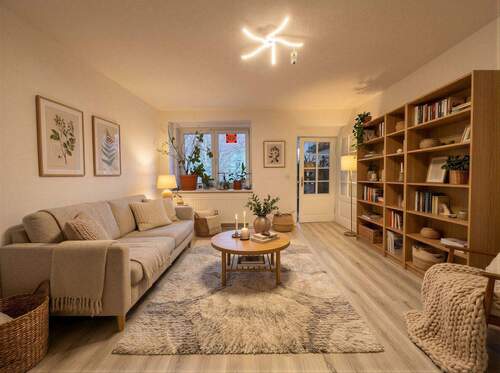 Wohnzimmer_visualisiert mit KI - Etagenwohnung mit 74,70 m&sup2; in Dresden zum Kaufen