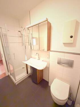 Möbliertes Badezimmer - 