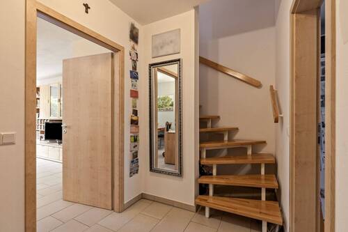 Flur - 6 Zimmer Reihenendhaus in Köln