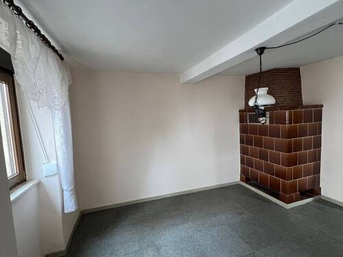 Kachelofen im Wohnzimmer EG - 