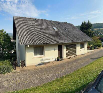 Außenansicht - 7 Zimmer Einfamilienhaus zum Kaufen in Bad Salzschlirf