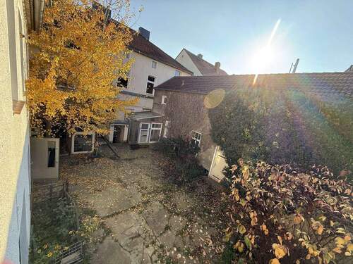 Aussicht Innenhof - Mehrfamilienhaus, Wohnhaus mit 376,00 m&sup2; in Golßen zum Kaufen