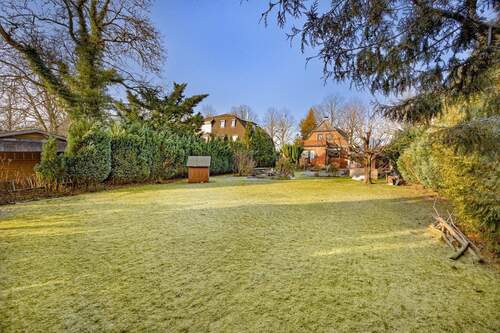 Garten - Blick zum Haus - 