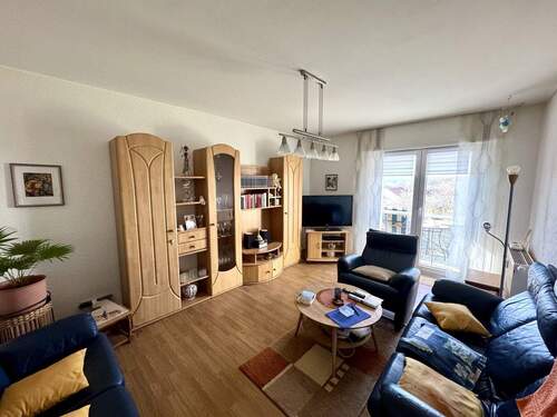 Wohnzimmer - 4 Zimmer Etagenwohnung in Kaiserslautern