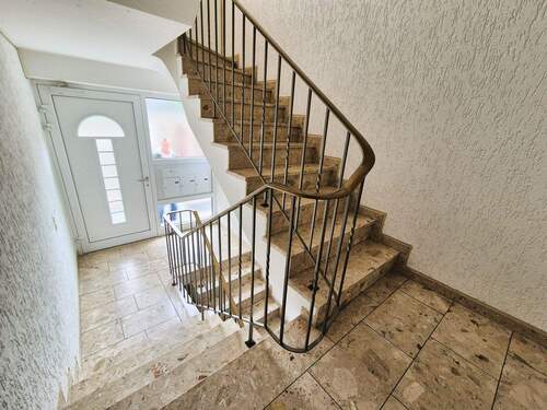 Treppenhaus - 4 Zimmer Etagenwohnung in Dorsten