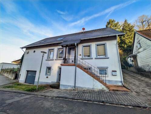 Front - 6 Zimmer Einfamilienhaus zum Kaufen in Kaiserslautern