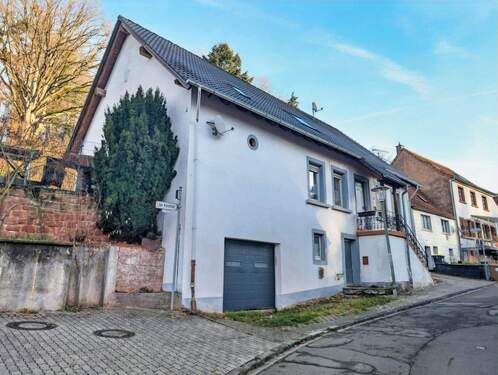 Blick Straße - Einfamilienhaus mit 177,00 m&sup2; in Kaiserslautern zum Kaufen