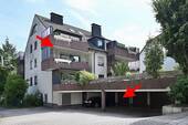 Hausansicht und PKW-Stellplatz - 2 Zimmer Etagenwohnung zum Kaufen in Bochum