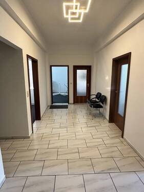 Hochparterre - Diele - Etagenwohnung mit 203,00 m² in Köln zum Kaufen