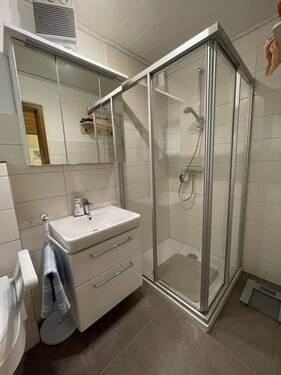 Bad mit Dusche EG - 