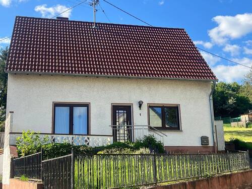 Hausansicht - 7 Zimmer Einfamilienhaus zum Kaufen in Oberstreit