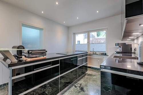 Küche - Mehrfamilienhaus, Wohnhaus mit 320,00 m&sup2; in Linz am Rhein zum Kaufen