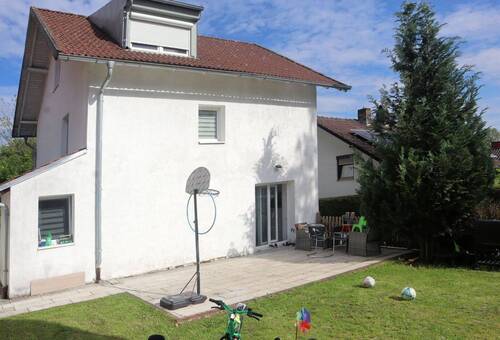 Ansicht West - ++ EINZIEHEN UND WOHLFÜHLEN ++ HIER FREUT SICH KIND UND HUND ++