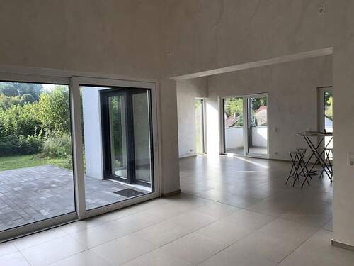 Wohnzimmer, Blick ins Esszimme - 5 Zimmer Einfamilienhaus in Zweibrücken