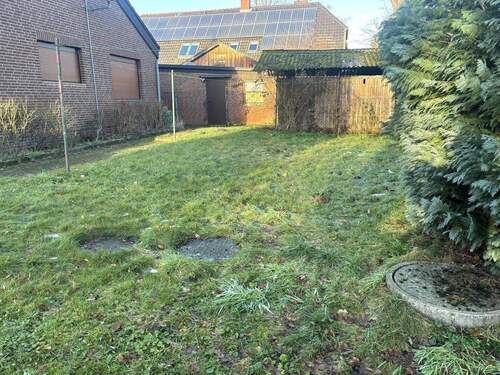 Rückseite mit Blick in den Garten - 